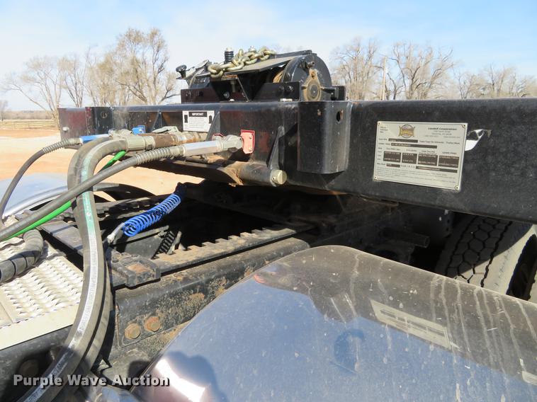 image for item DC0918 2006 Peterbilt 379 semi truck