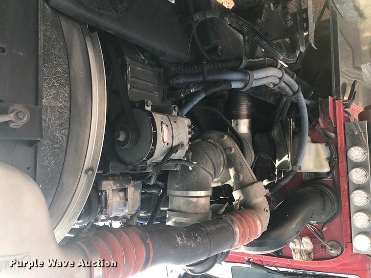 image for item DC0918 2006 Peterbilt 379 semi truck