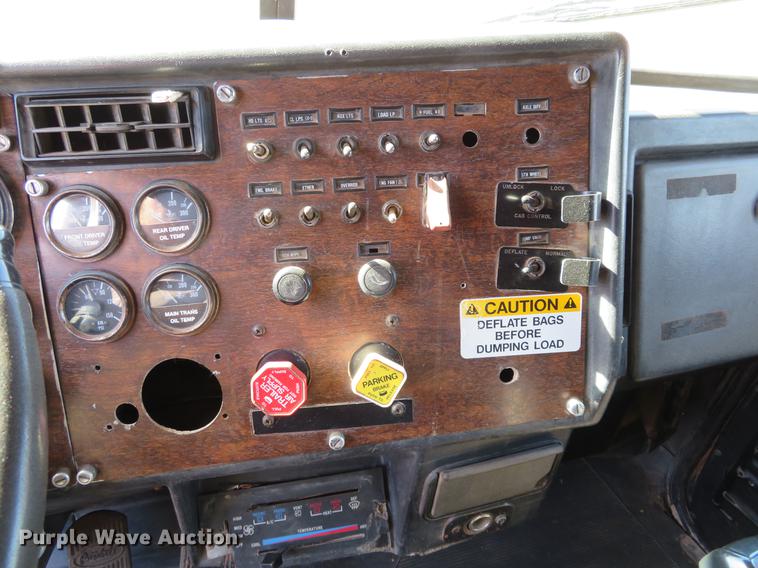 image for item DC0920 1990 Peterbilt 379 dump truck