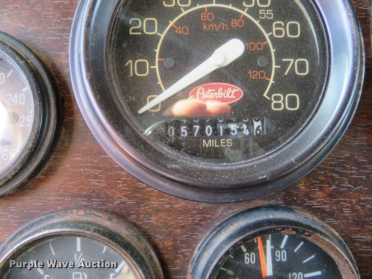 image for item DC0920 1990 Peterbilt 379 dump truck