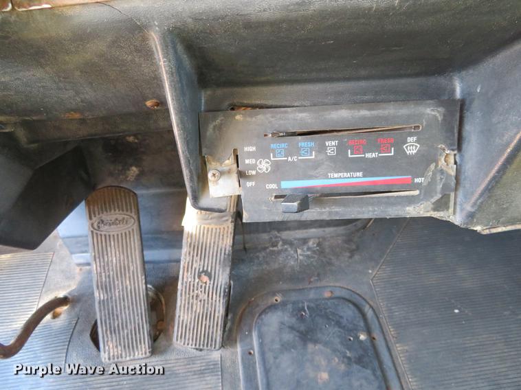 image for item DC0920 1990 Peterbilt 379 dump truck