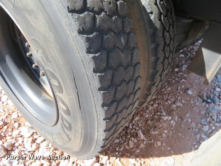 image for item DC0920 1990 Peterbilt 379 dump truck