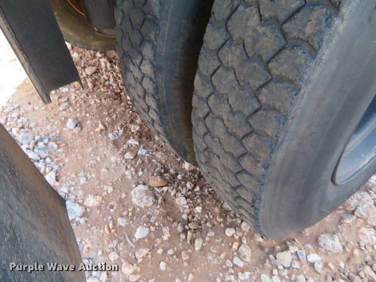 image for item DC0920 1990 Peterbilt 379 dump truck