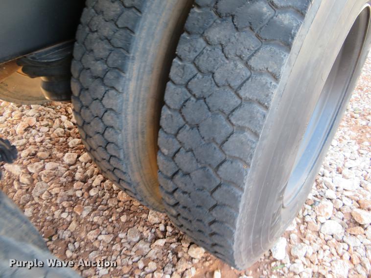 image for item DC0920 1990 Peterbilt 379 dump truck