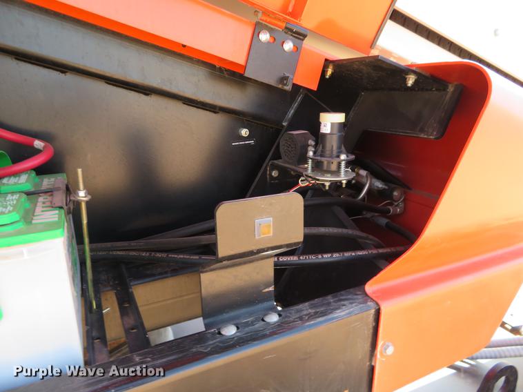 image for item DC0921 2014 Snorkel TB60 boom lift