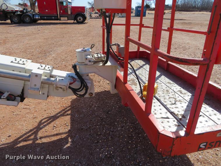 image for item DC0922 2005 Snorkel TB60 boom lift