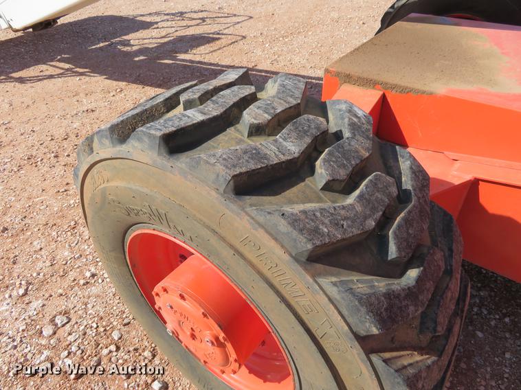 image for item DC0922 2005 Snorkel TB60 boom lift