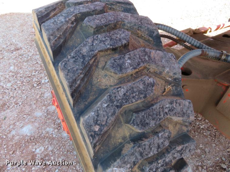 image for item DC0922 2005 Snorkel TB60 boom lift