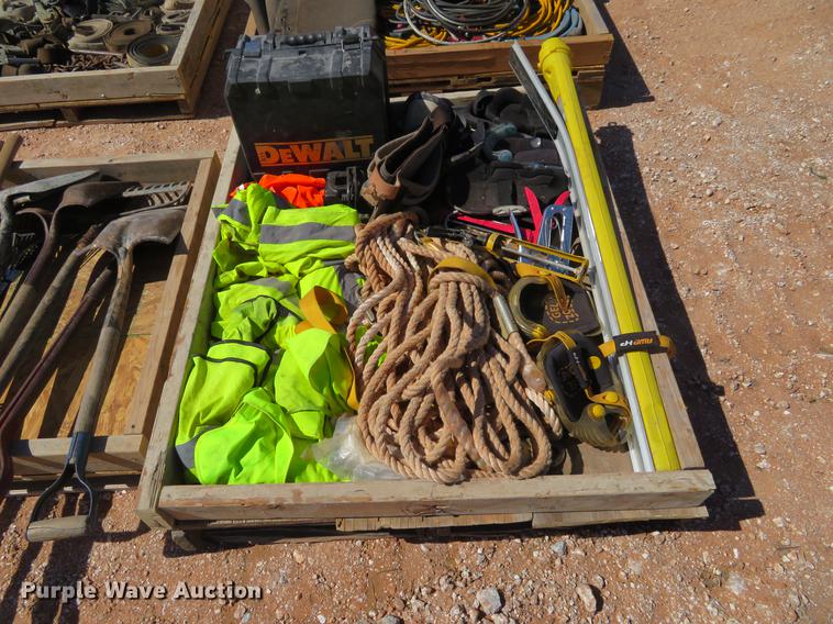 image for item DC0925 Tools