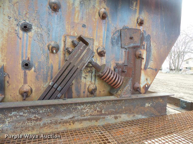 image for item DC1207 Cedarapids vibratory screen