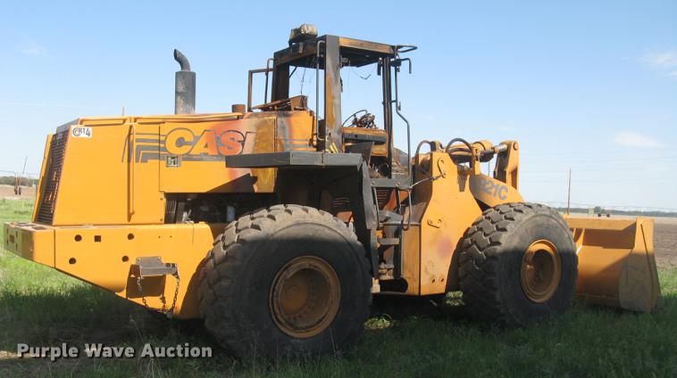 image for item DC2273 Case 921C wheel loader