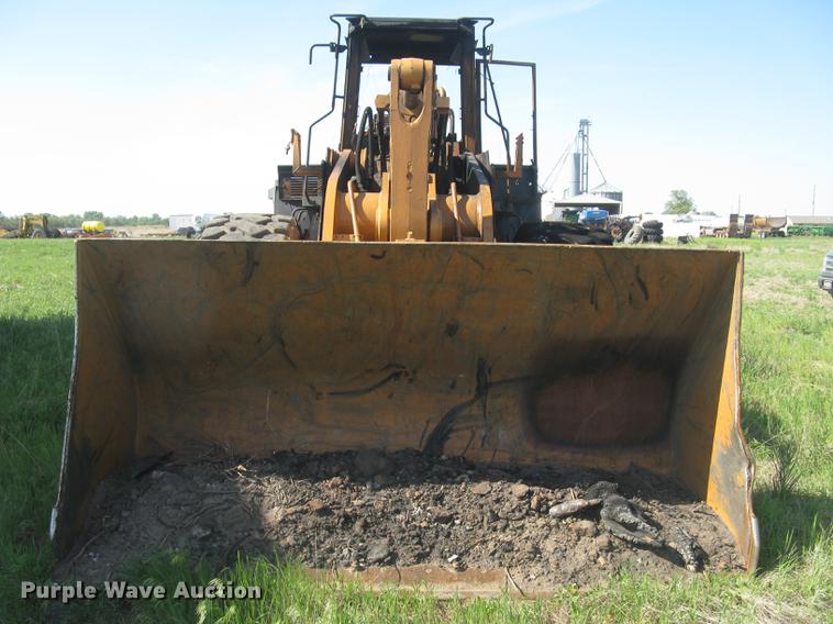 image for item DC2273 Case 921C wheel loader