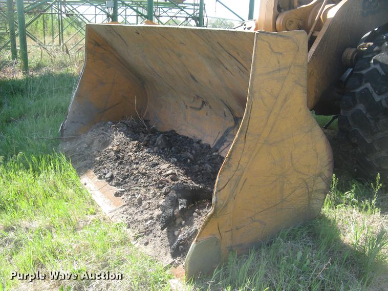 image for item DC2273 Case 921C wheel loader