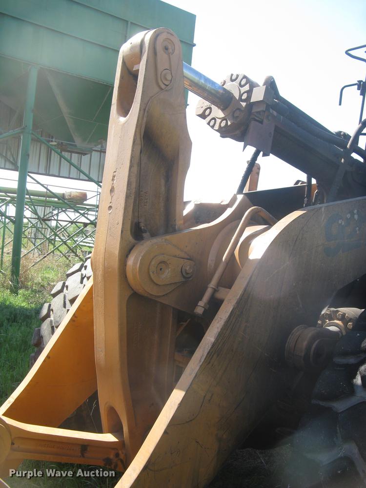 image for item DC2273 Case 921C wheel loader