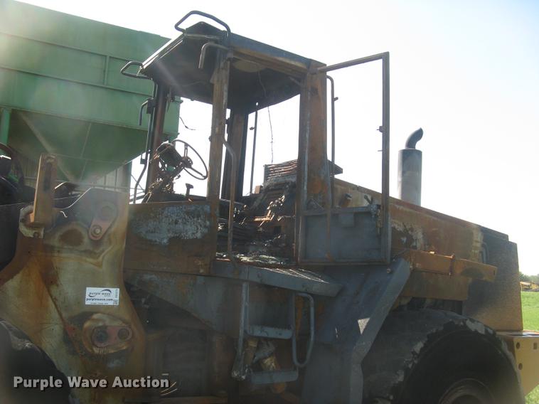 image for item DC2273 Case 921C wheel loader