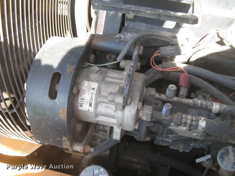 image for item DC2273 Case 921C wheel loader