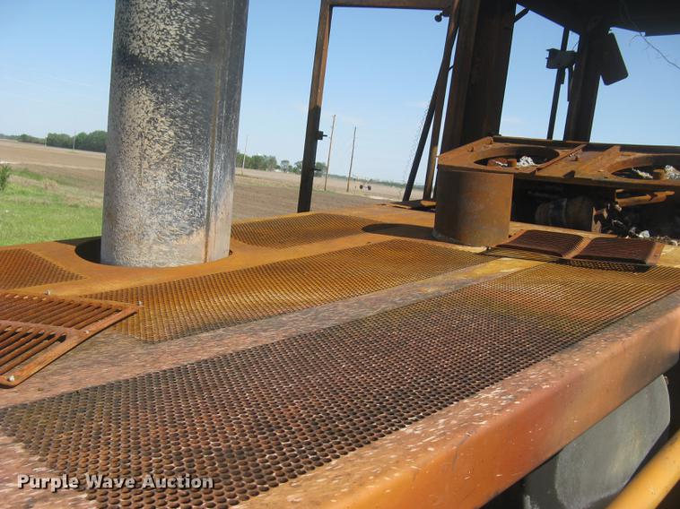 image for item DC2273 Case 921C wheel loader