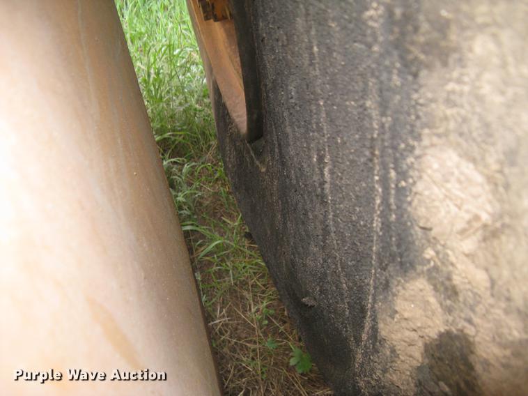 image for item DC2273 Case 921C wheel loader