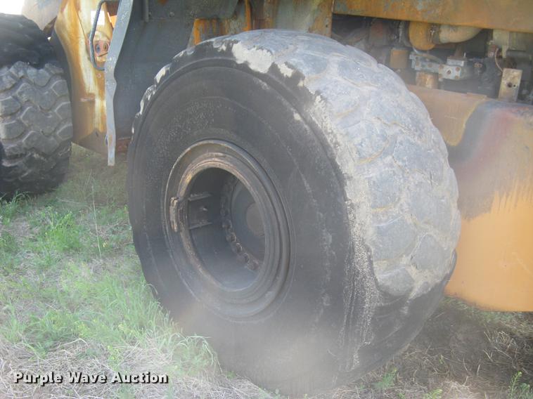 image for item DC2273 Case 921C wheel loader