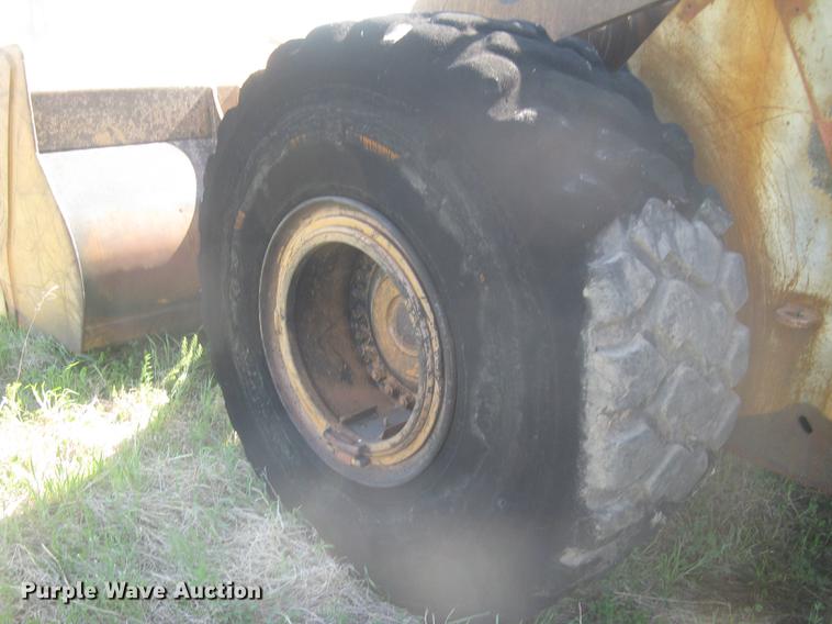 image for item DC2273 Case 921C wheel loader