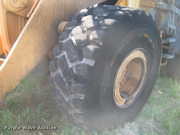image for item DC2273 Case 921C wheel loader