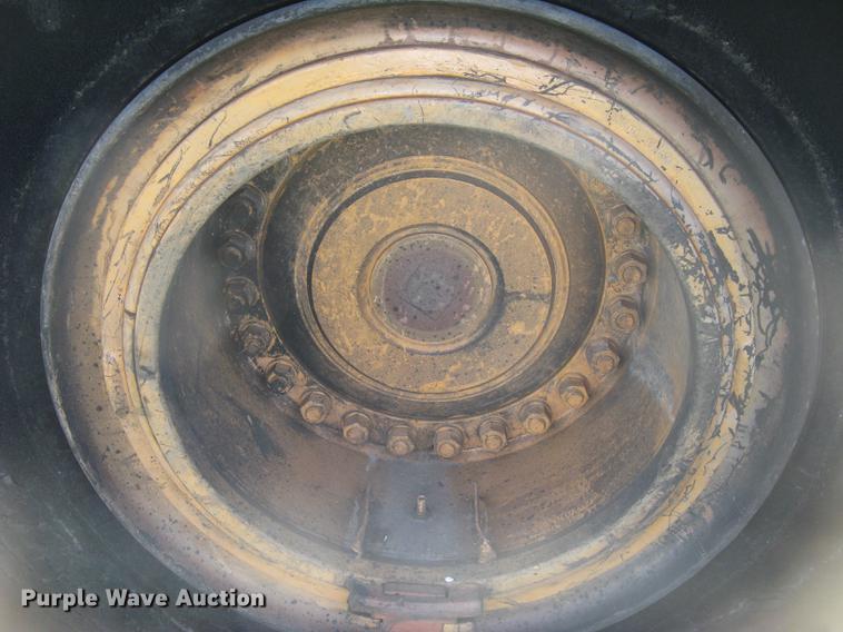 image for item DC2273 Case 921C wheel loader