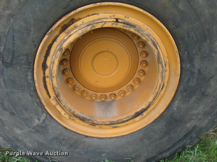 image for item DC2273 Case 921C wheel loader