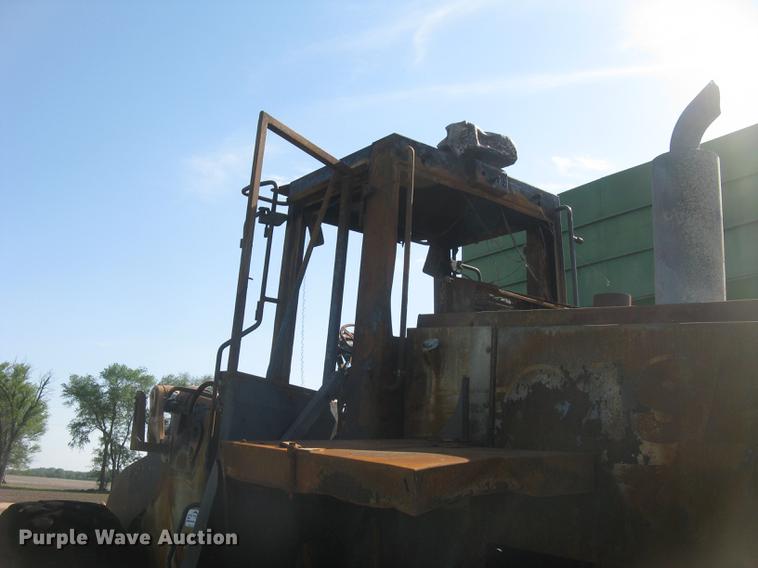 image for item DC2273 Case 921C wheel loader