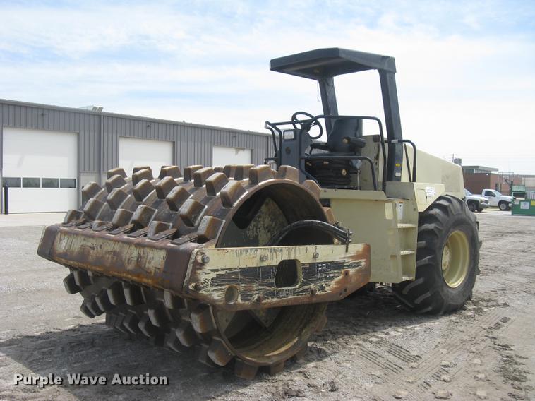 image for item DC2274 1999 Ingersoll Rand SD110F ProPac vibratory single drum roller