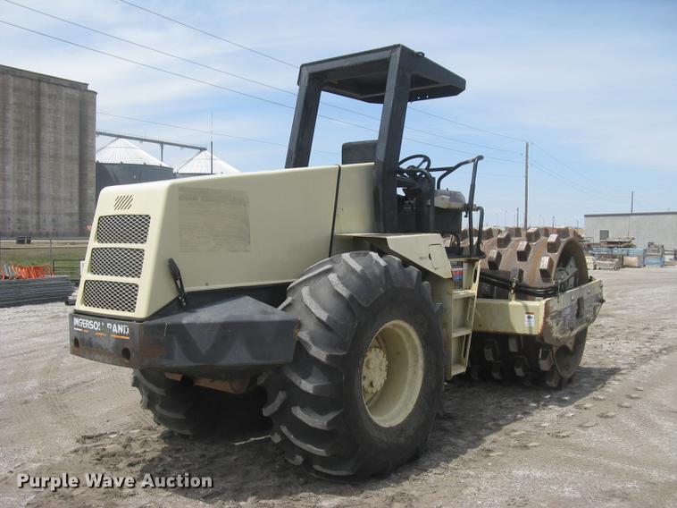 image for item DC2274 1999 Ingersoll Rand SD110F ProPac vibratory single drum roller