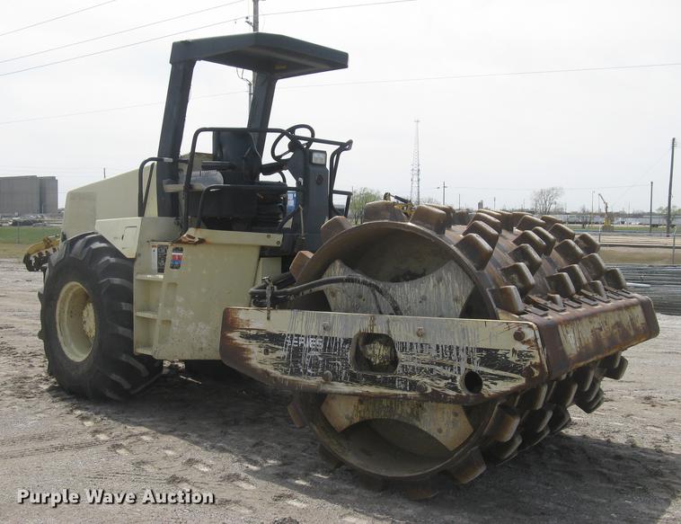 image for item DC2274 1999 Ingersoll Rand SD110F ProPac vibratory single drum roller