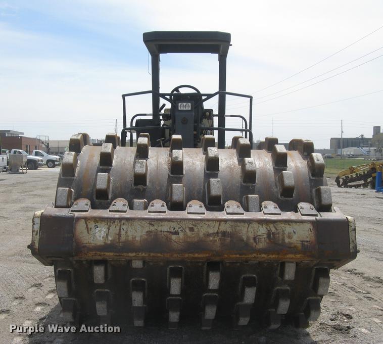 image for item DC2274 1999 Ingersoll Rand SD110F ProPac vibratory single drum roller