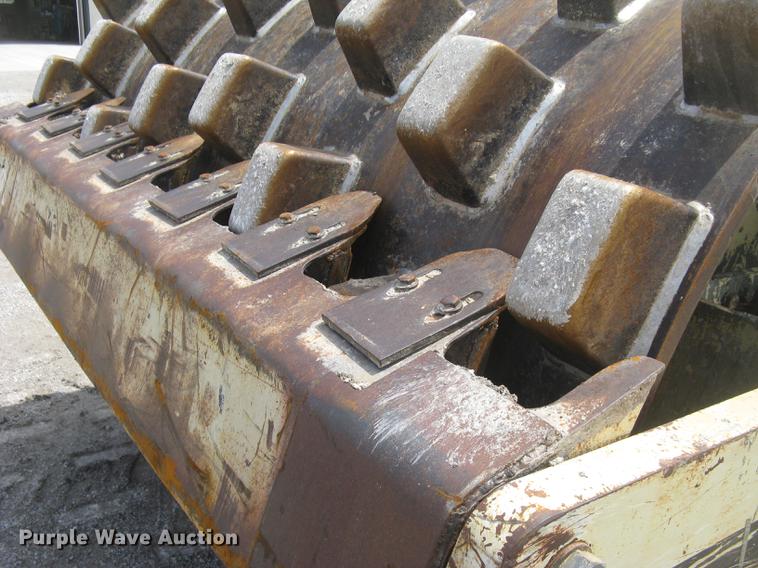 image for item DC2274 1999 Ingersoll Rand SD110F ProPac vibratory single drum roller