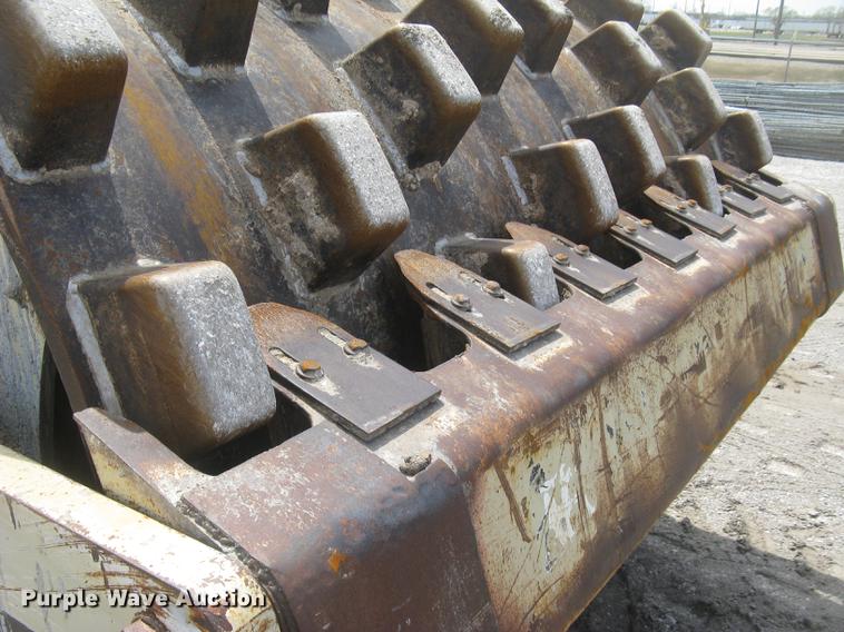 image for item DC2274 1999 Ingersoll Rand SD110F ProPac vibratory single drum roller