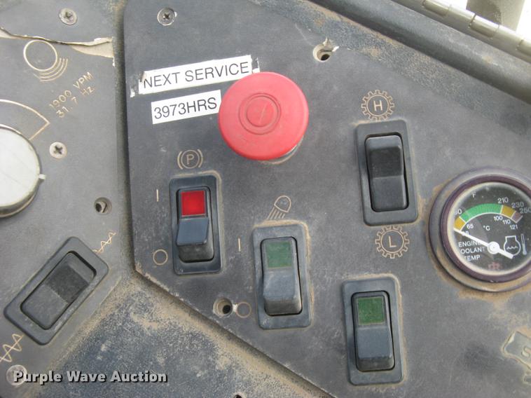 image for item DC2274 1999 Ingersoll Rand SD110F ProPac vibratory single drum roller