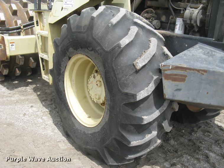 image for item DC2274 1999 Ingersoll Rand SD110F ProPac vibratory single drum roller