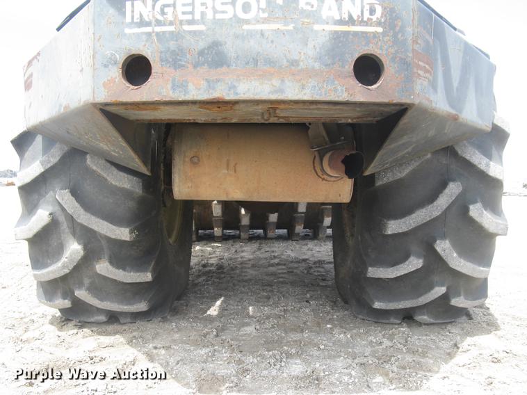 image for item DC2274 1999 Ingersoll Rand SD110F ProPac vibratory single drum roller