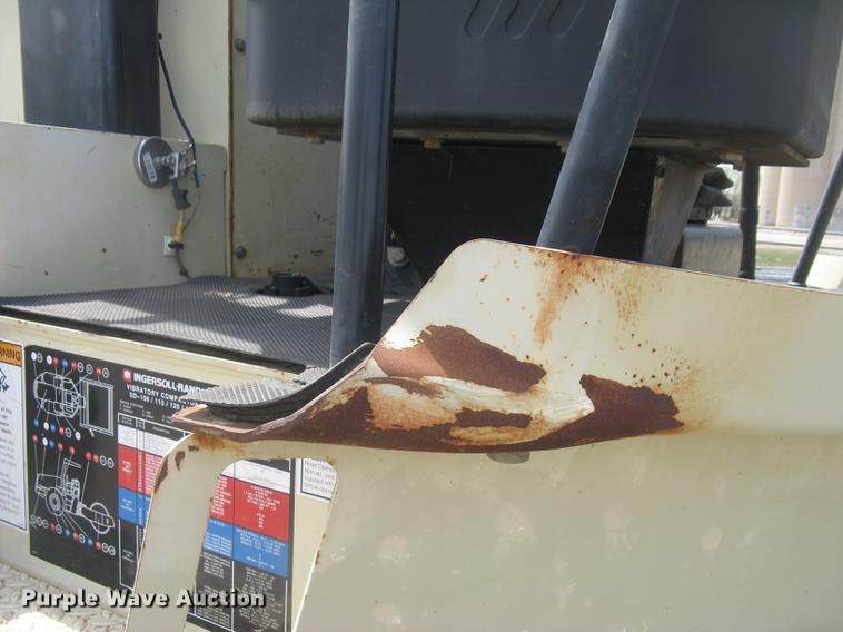 image for item DC2274 1999 Ingersoll Rand SD110F ProPac vibratory single drum roller