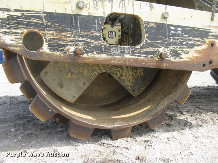 image for item DC2274 1999 Ingersoll Rand SD110F ProPac vibratory single drum roller