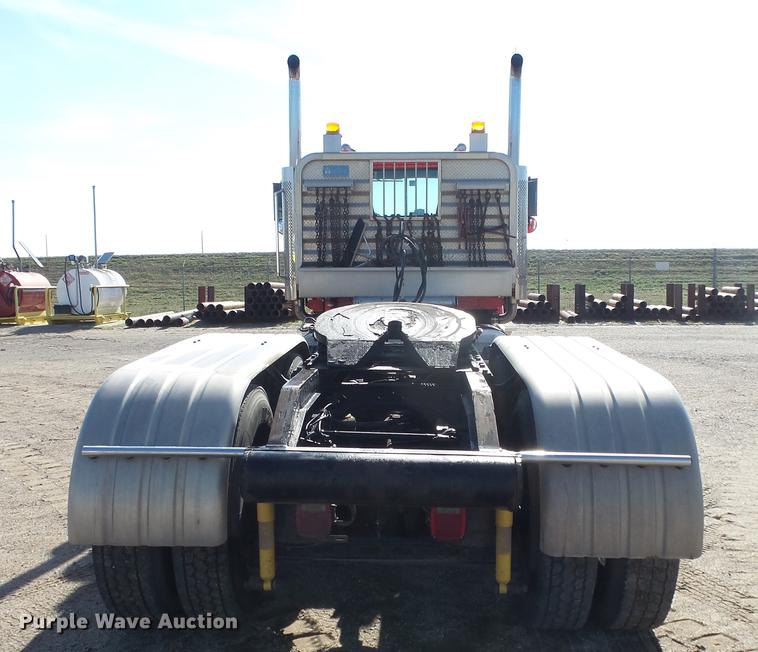 image for item DC3025 1991 International F9370 semi truck