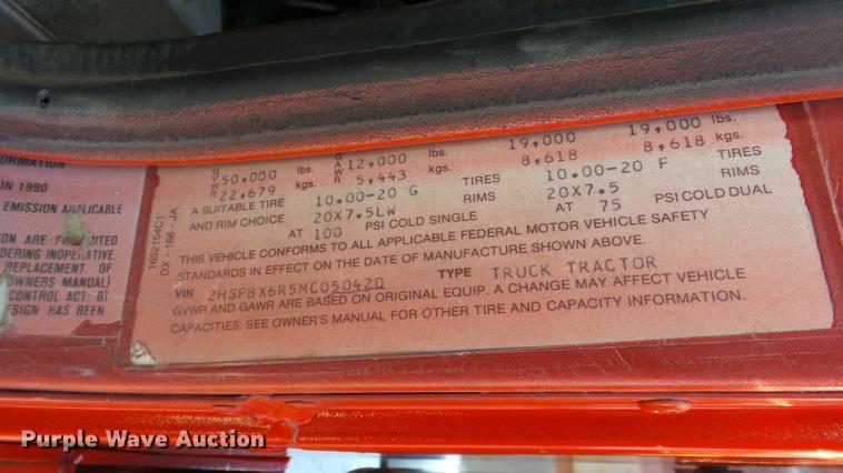 image for item DC3025 1991 International F9370 semi truck