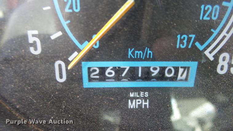 image for item DC3025 1991 International F9370 semi truck