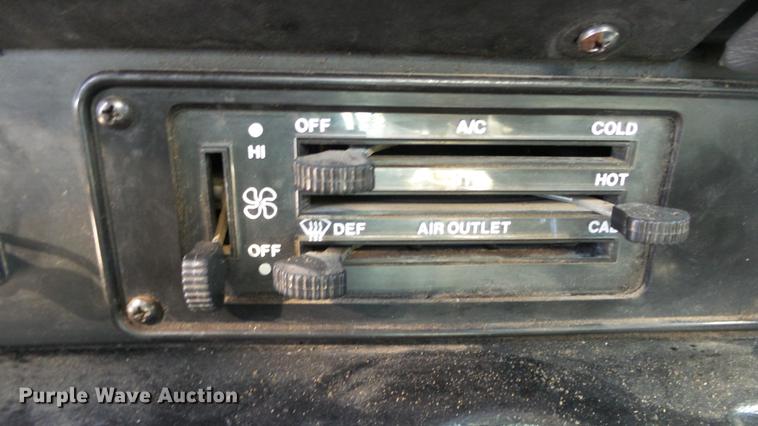 image for item DC3025 1991 International F9370 semi truck