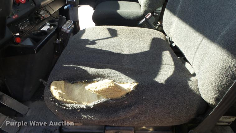 image for item DC3025 1991 International F9370 semi truck