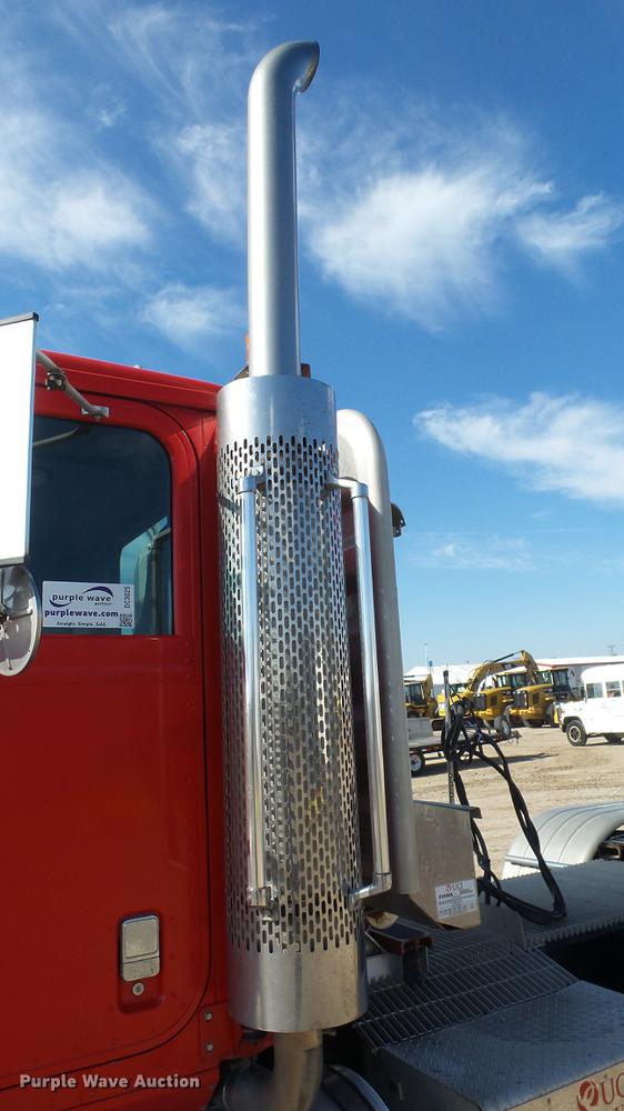 image for item DC3025 1991 International F9370 semi truck