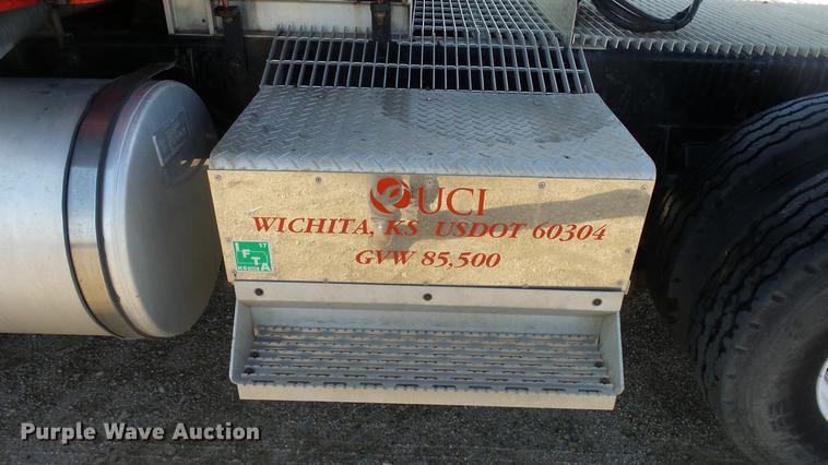 image for item DC3025 1991 International F9370 semi truck