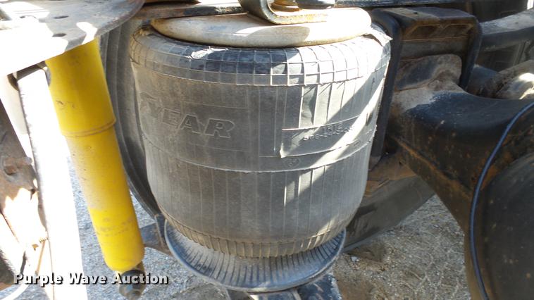 image for item DC3025 1991 International F9370 semi truck