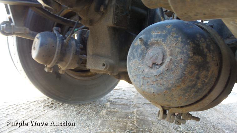 image for item DC3025 1991 International F9370 semi truck