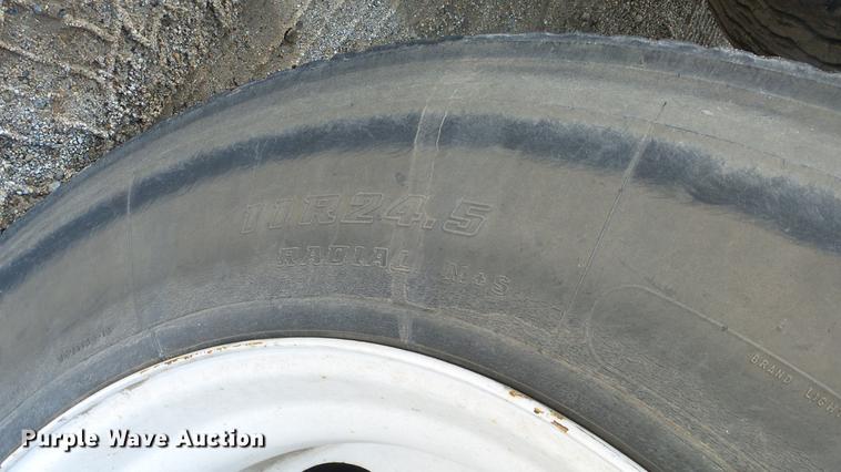 image for item DC3025 1991 International F9370 semi truck