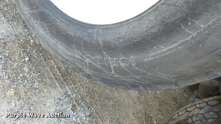 image for item DC3025 1991 International F9370 semi truck